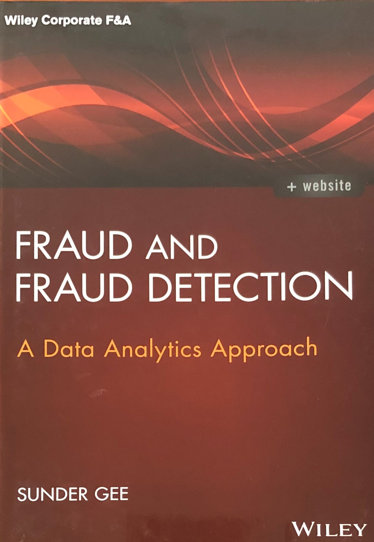 Description Fraud and Fraud Detection: A Date Analytics Approach